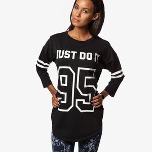 Nike Just Do It' 95 Graphic 3/4 Sleeve Shirt